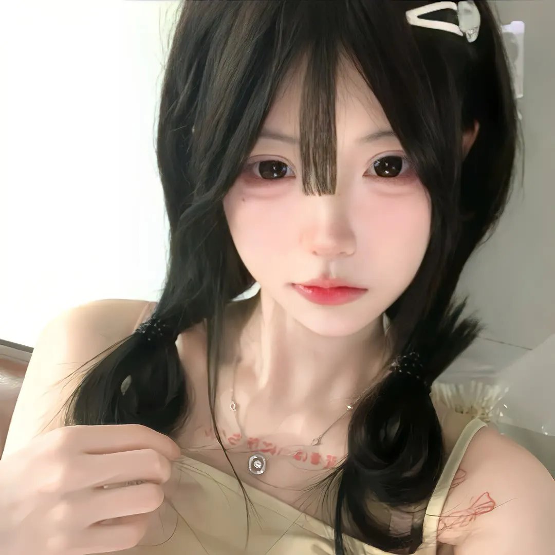 网恋对象是总裁（网恋奔现后被总裁掐腰宠）